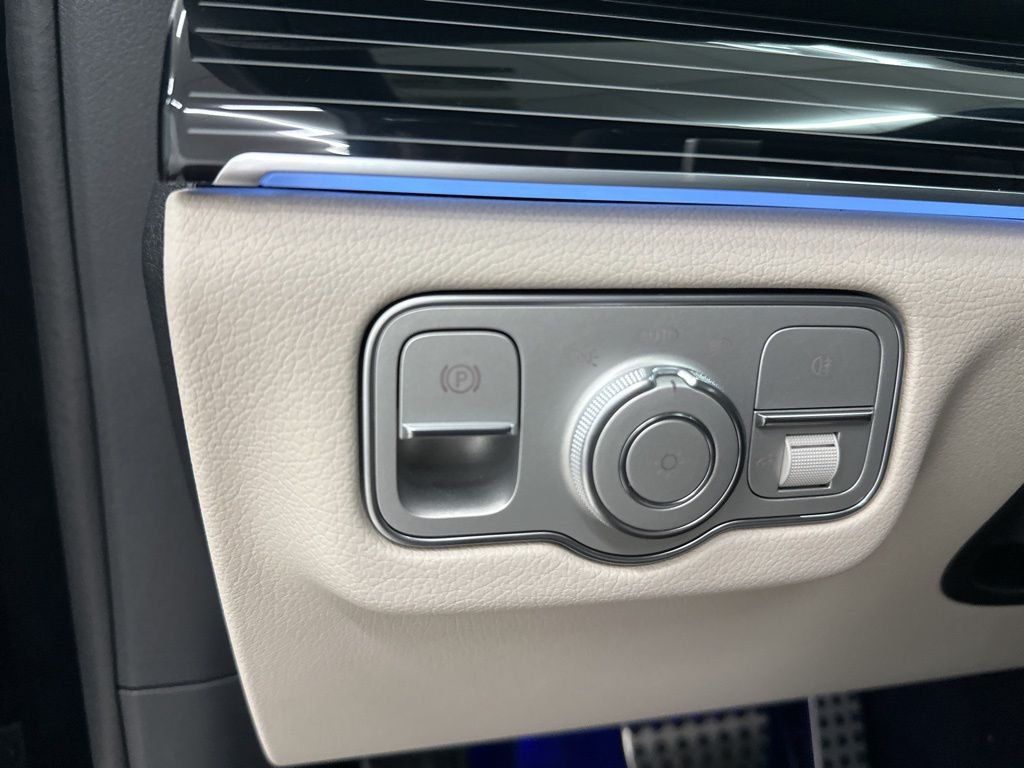 2026 Mercedes-Benz GLS 450 Image 26 of 36