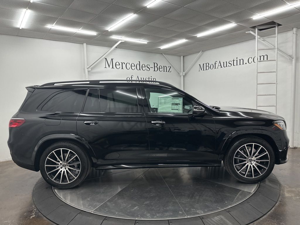 2026 Mercedes-Benz GLS 450 Image 4 of 36