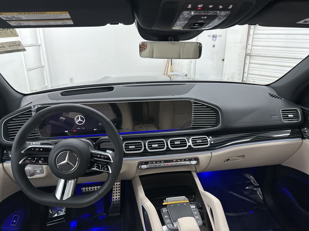 2026 Mercedes-Benz GLS 450 Image 16 of 36