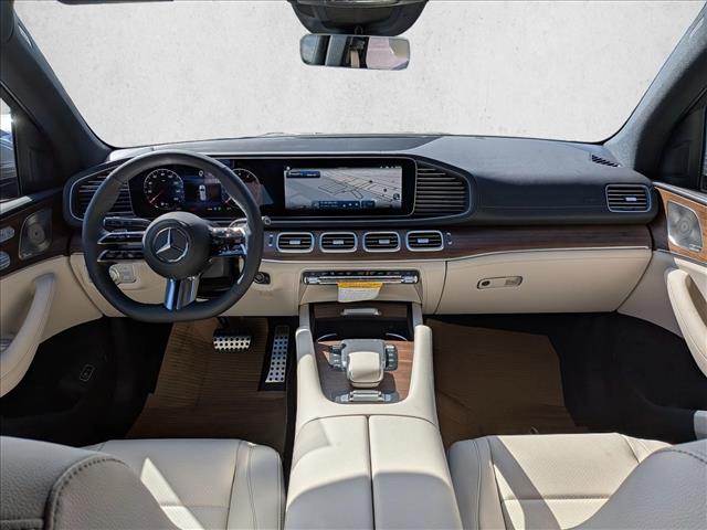 2026 Mercedes-Benz GLS 450 Image 12 of 17