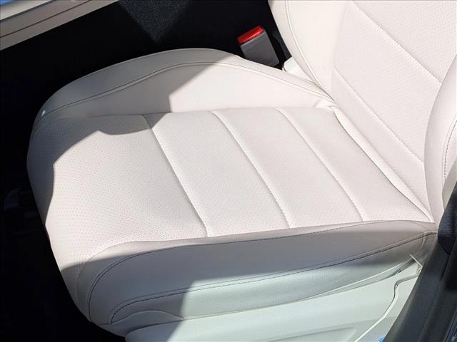 2026 Mercedes-Benz GLS 450 Image 11 of 17