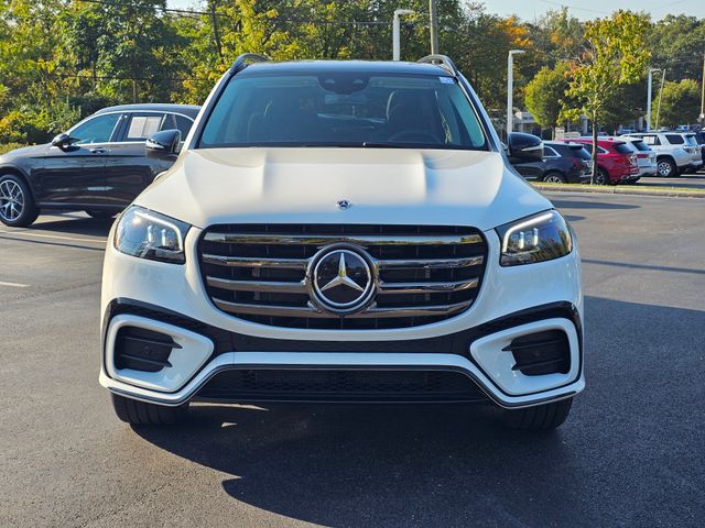 2026 Mercedes-Benz GLS 450 Image 2 of 40