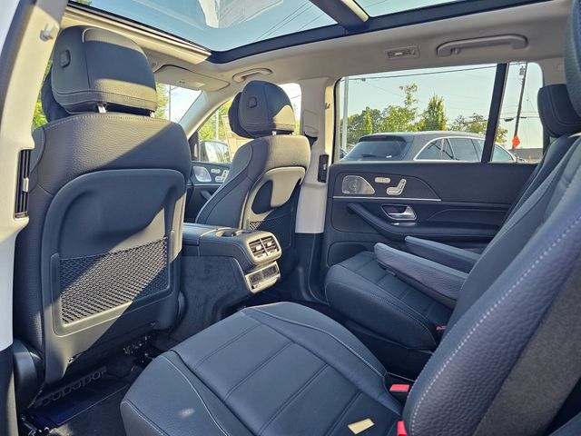 2026 Mercedes-Benz GLS 450 Image 15 of 40