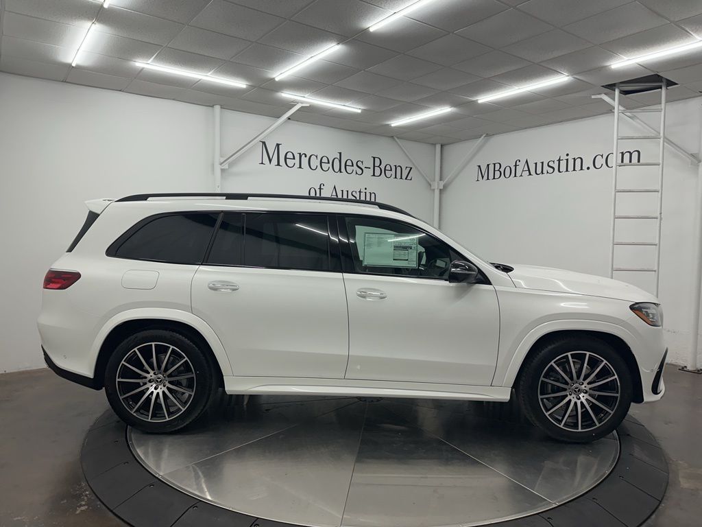 2026 Mercedes-Benz GLS 450 Image 4 of 36