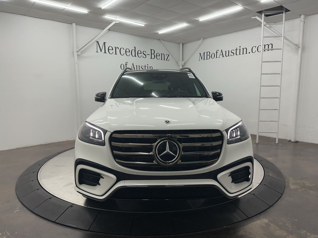 2026 Mercedes-Benz GLS 450 Image 2 of 36