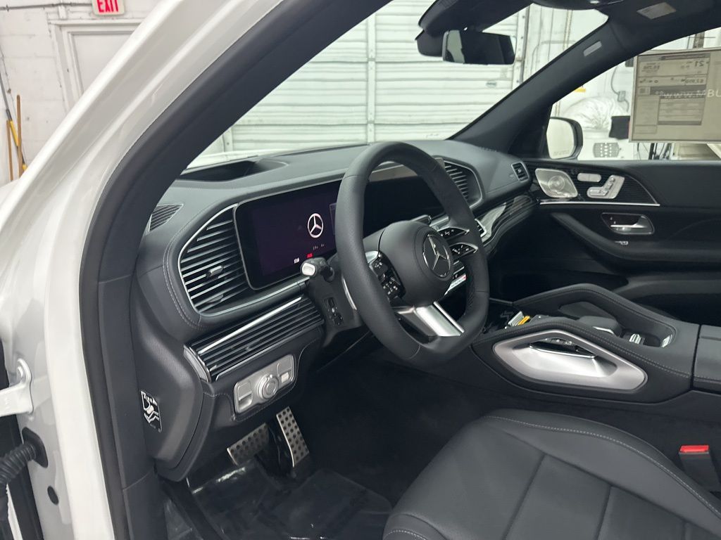 2026 Mercedes-Benz GLS 450 Image 19 of 36