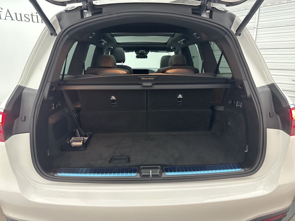 2026 Mercedes-Benz GLS 450 Image 11 of 36