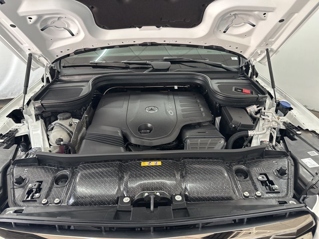 2026 Mercedes-Benz GLS 450 Image 9 of 36