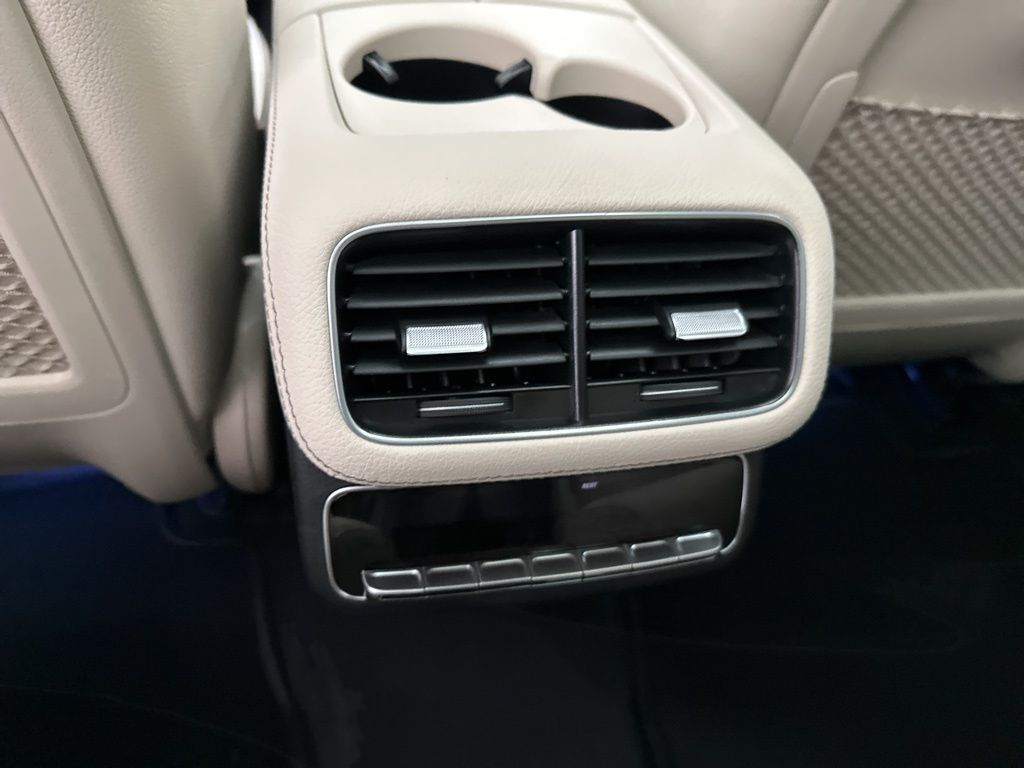 2026 Mercedes-Benz GLS 450 Image 27 of 36