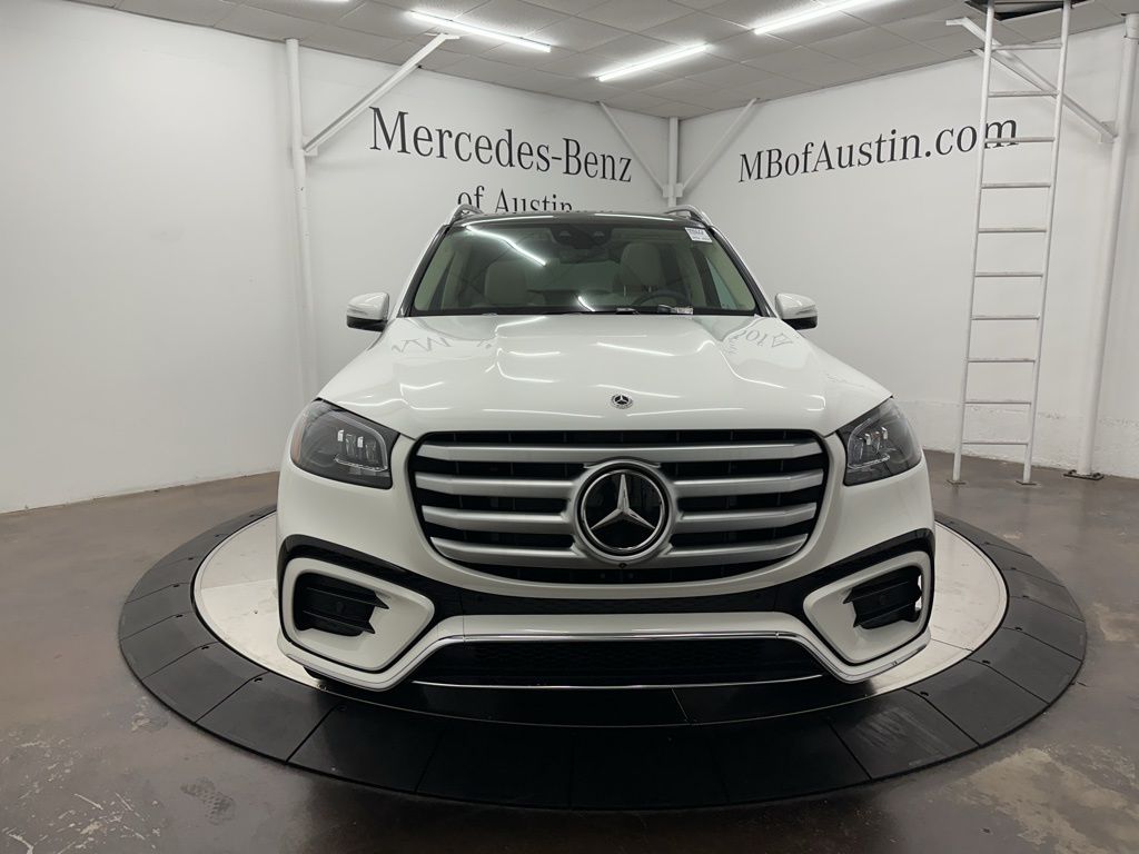 2026 Mercedes-Benz GLS 450 Image 2 of 36