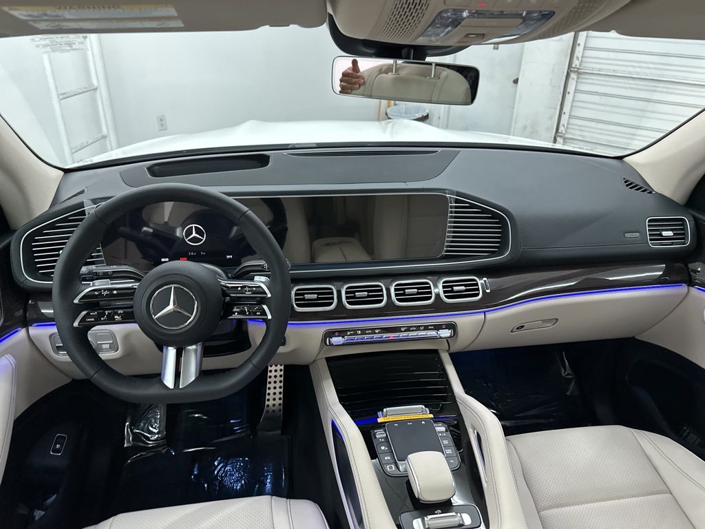 2026 Mercedes-Benz GLS 450 Image 15 of 36