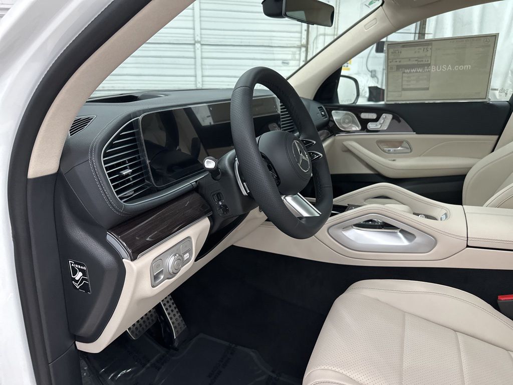 2026 Mercedes-Benz GLS 450 Image 18 of 36