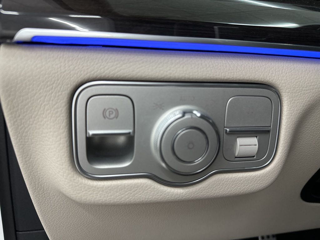 2026 Mercedes-Benz GLS 450 Image 25 of 36
