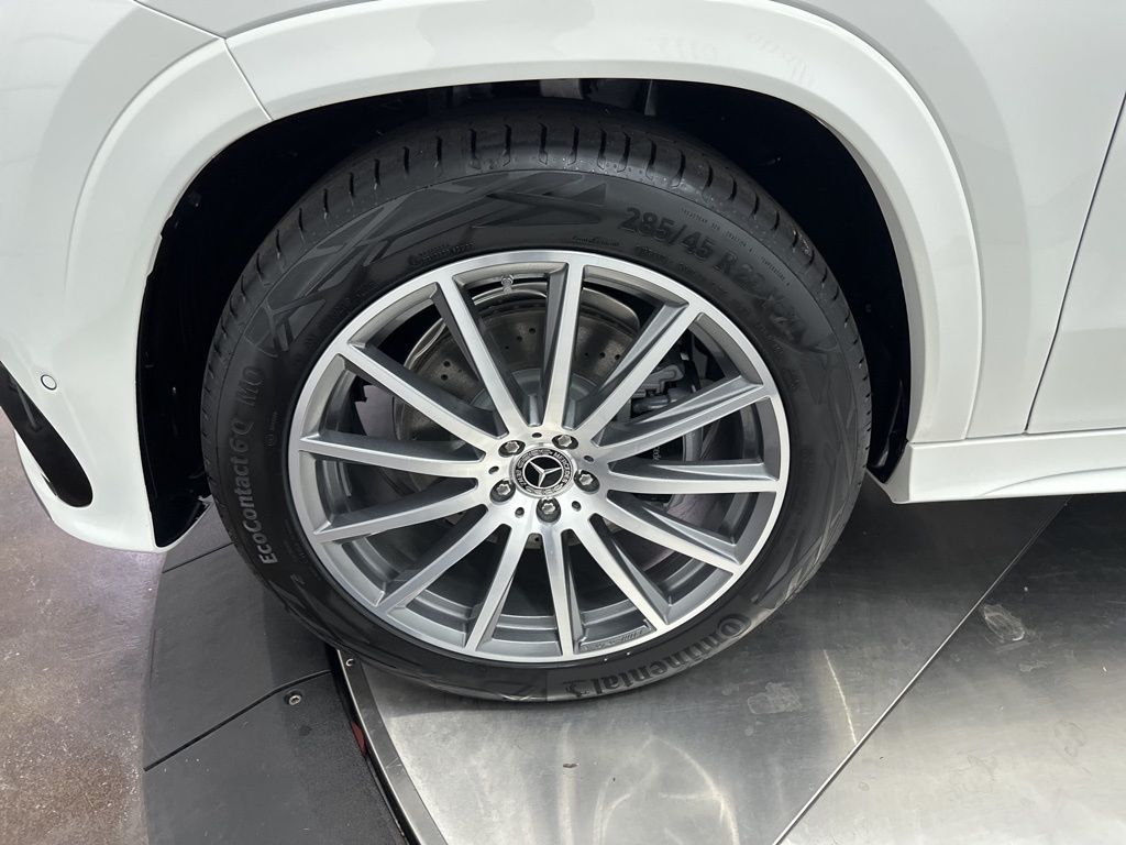2026 Mercedes-Benz GLS 450 Image 10 of 36
