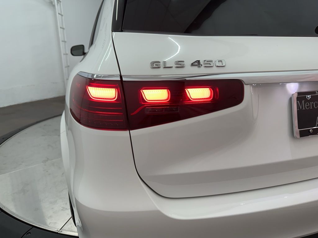 2026 Mercedes-Benz GLS 450 Image 34 of 36