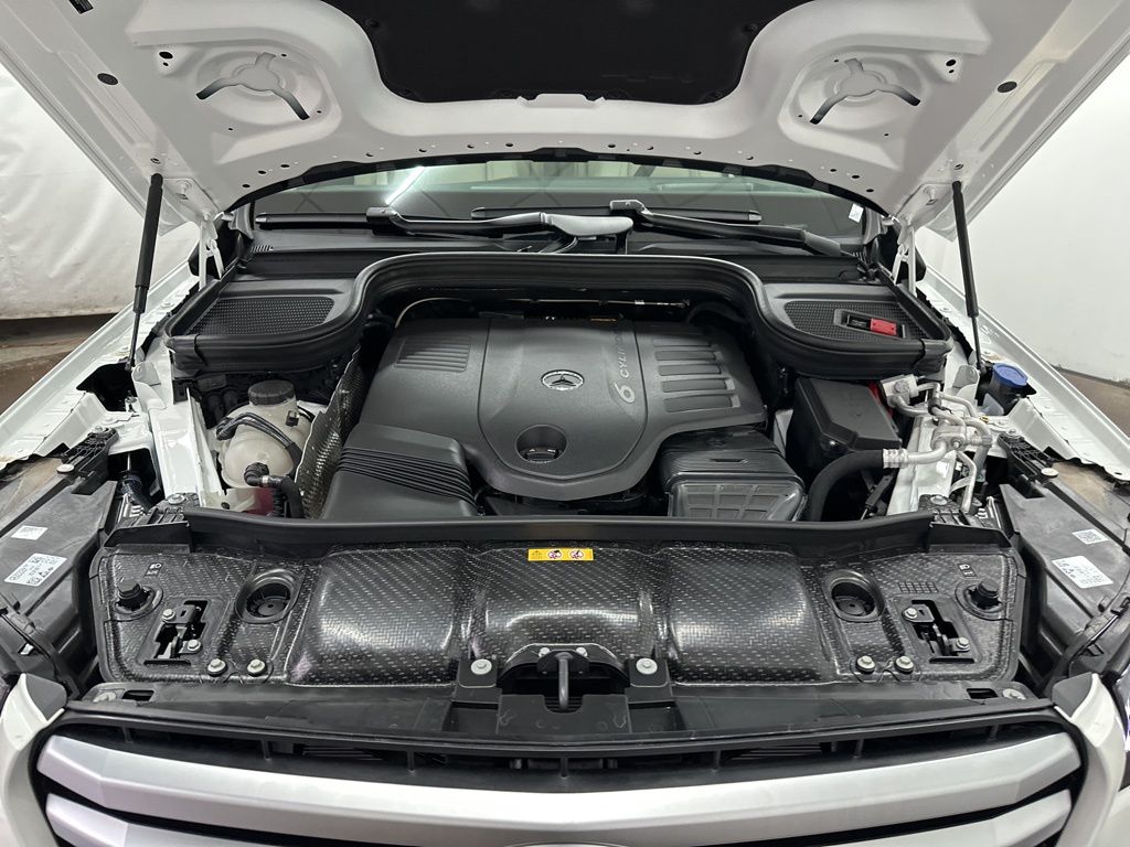 2026 Mercedes-Benz GLS 450 Image 9 of 36