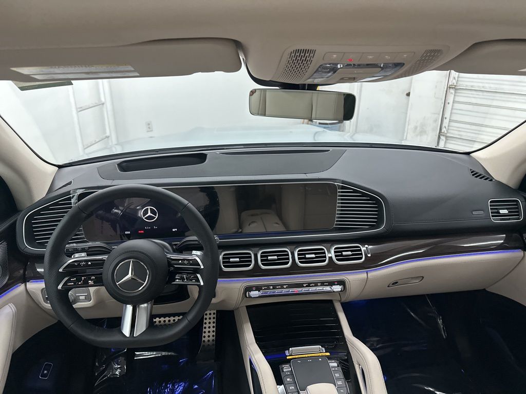 2026 Mercedes-Benz GLS 450 Image 16 of 36