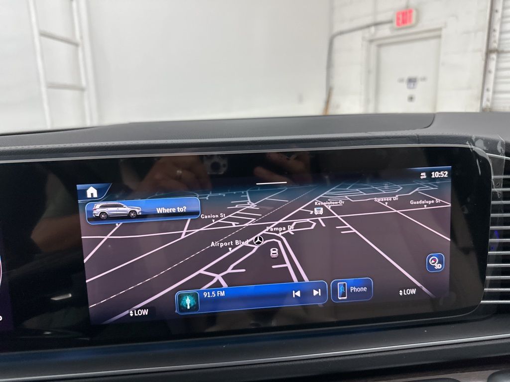 2026 Mercedes-Benz GLS 450 Image 23 of 36