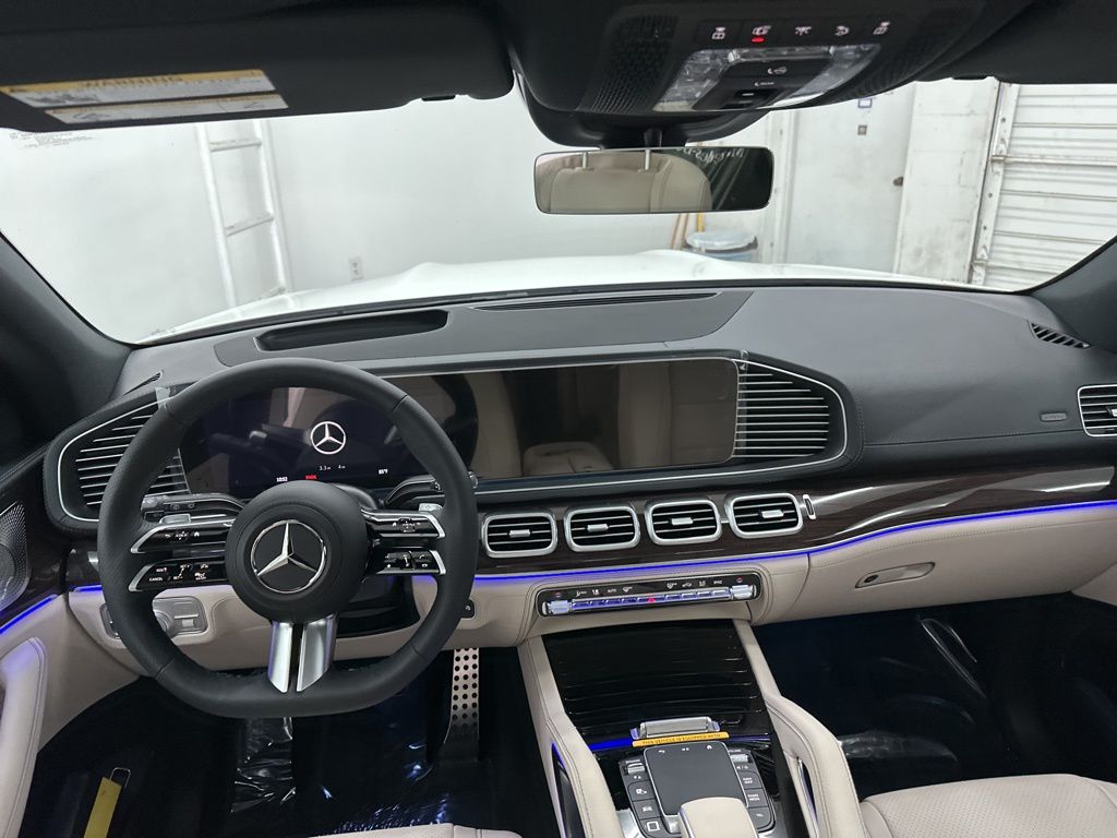 2026 Mercedes-Benz GLS 450 Image 14 of 36
