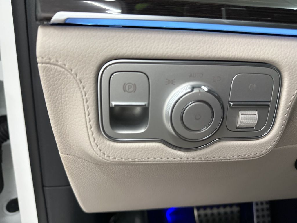 2026 Mercedes-Benz GLS 450 Image 26 of 36