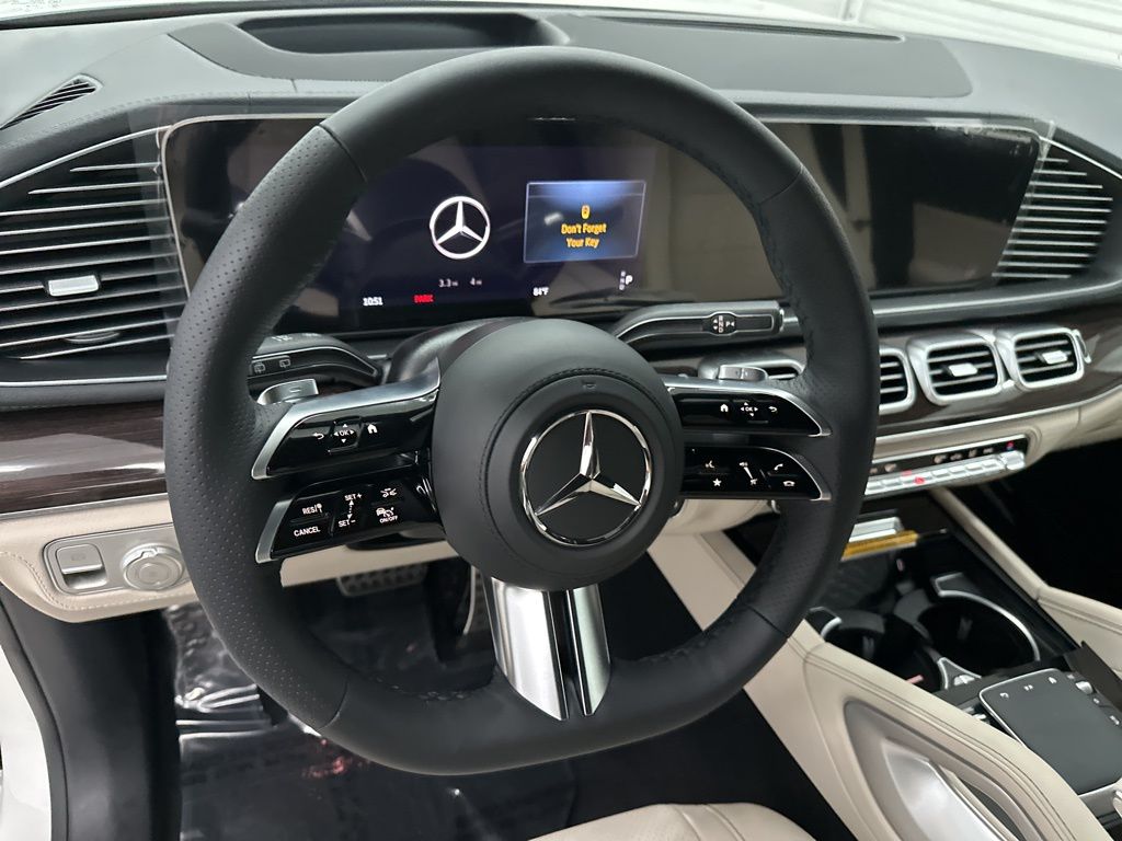 2026 Mercedes-Benz GLS 450 Image 18 of 36