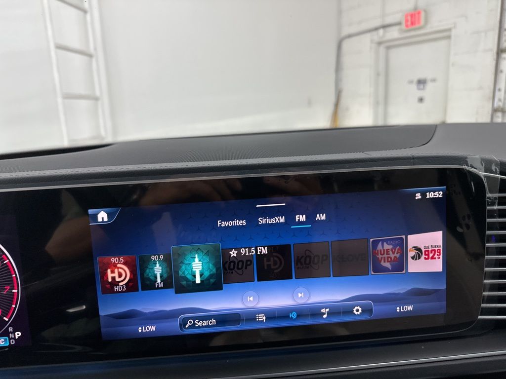 2026 Mercedes-Benz GLS 450 Image 25 of 36