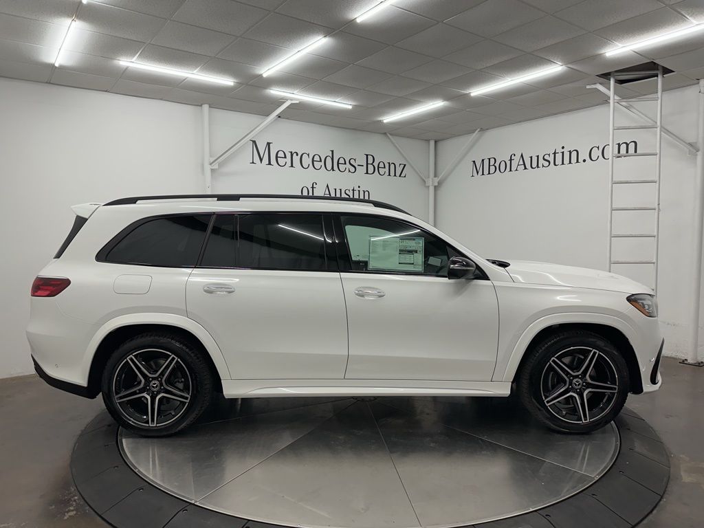 2026 Mercedes-Benz GLS 450 Image 4 of 36