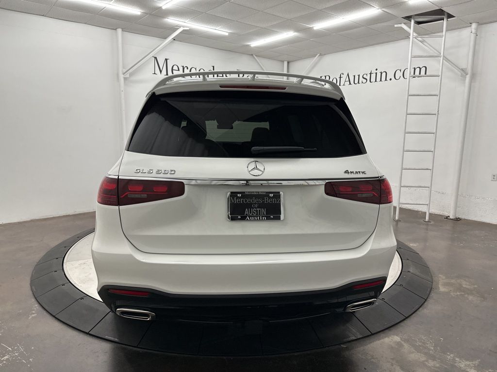 2026 Mercedes-Benz GLS 580 Image 6 of 36