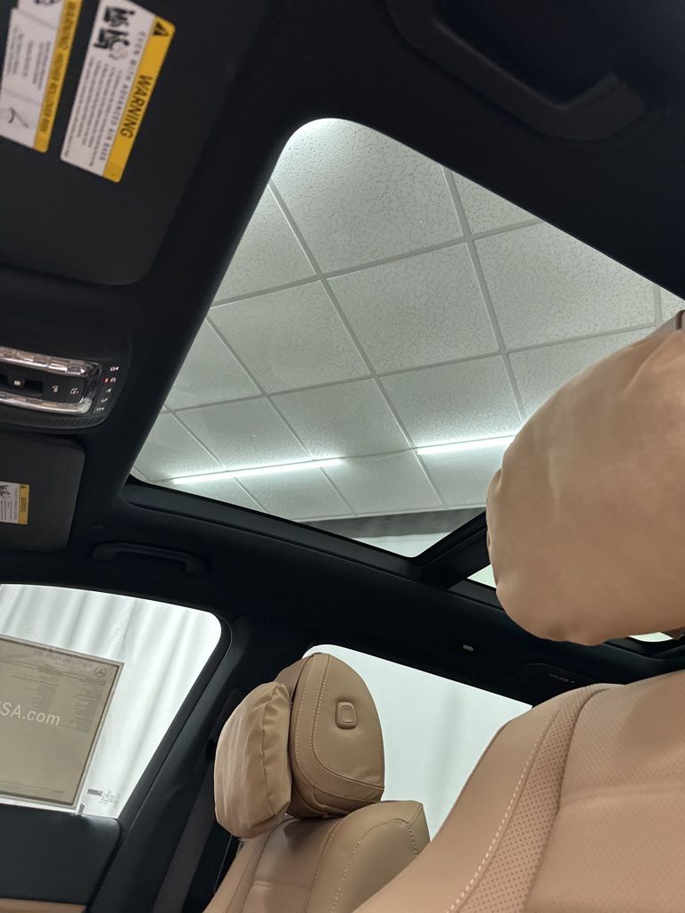 2026 Mercedes-Benz GLS 580 Image 34 of 36