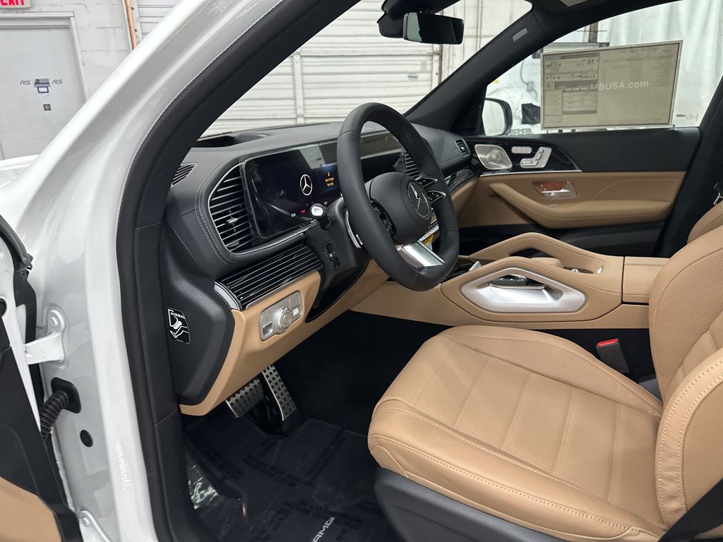 2026 Mercedes-Benz GLS 580 Image 20 of 36