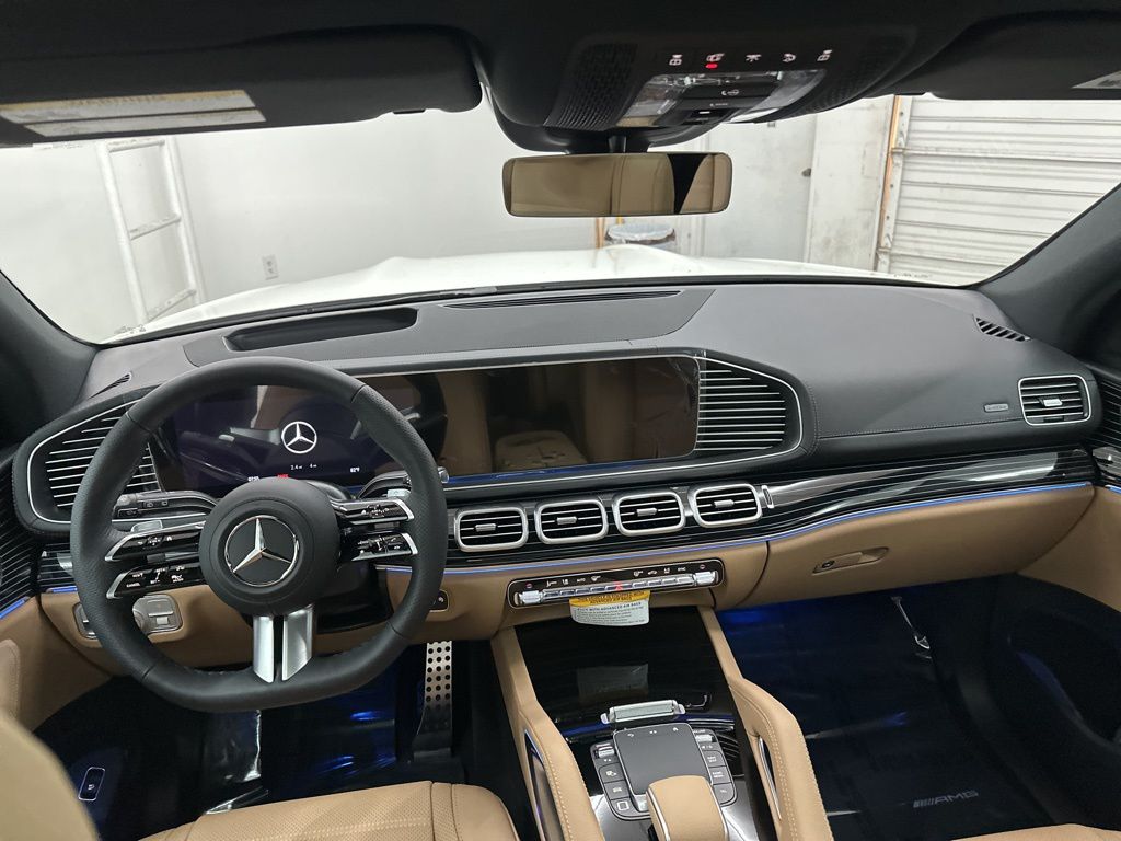 2026 Mercedes-Benz GLS 580 Image 17 of 36