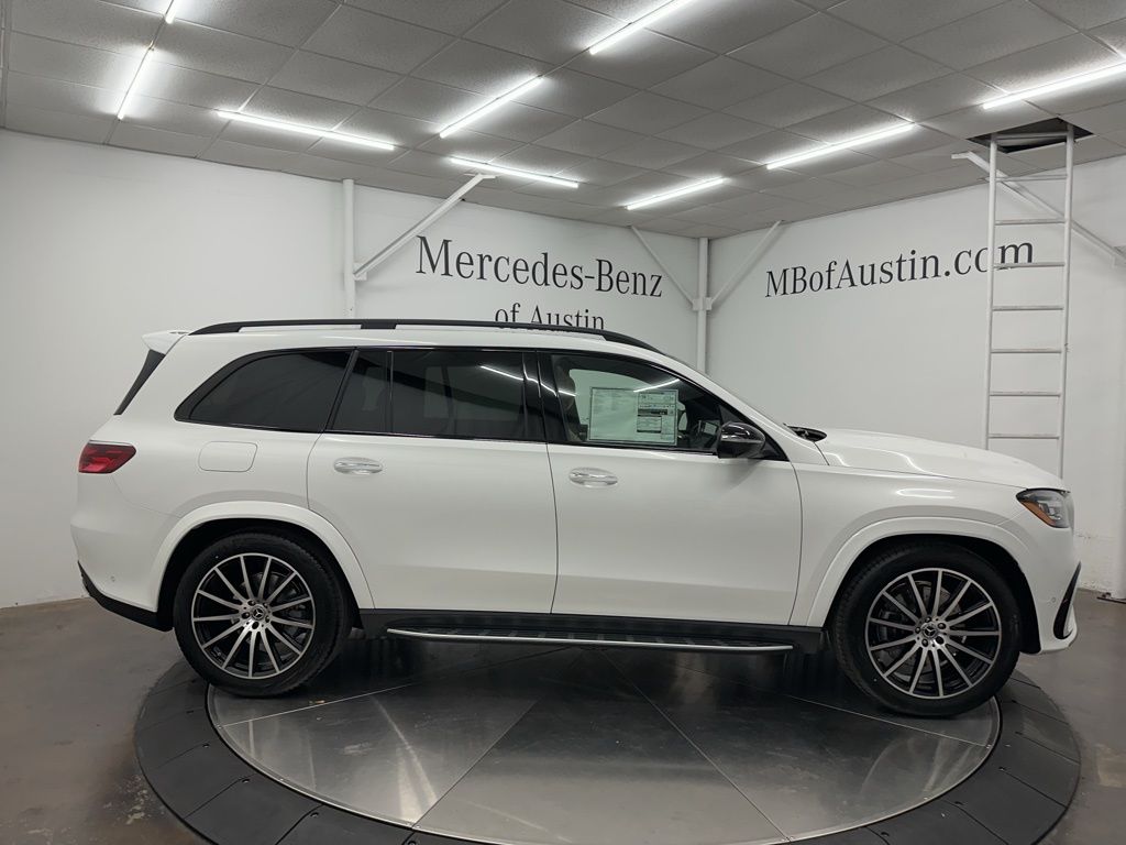 2026 Mercedes-Benz GLS 580 Image 4 of 36