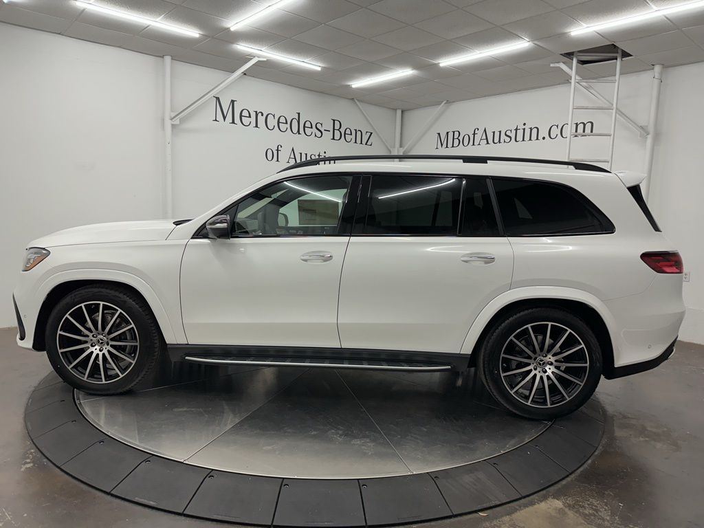 2026 Mercedes-Benz GLS 580 Image 8 of 36