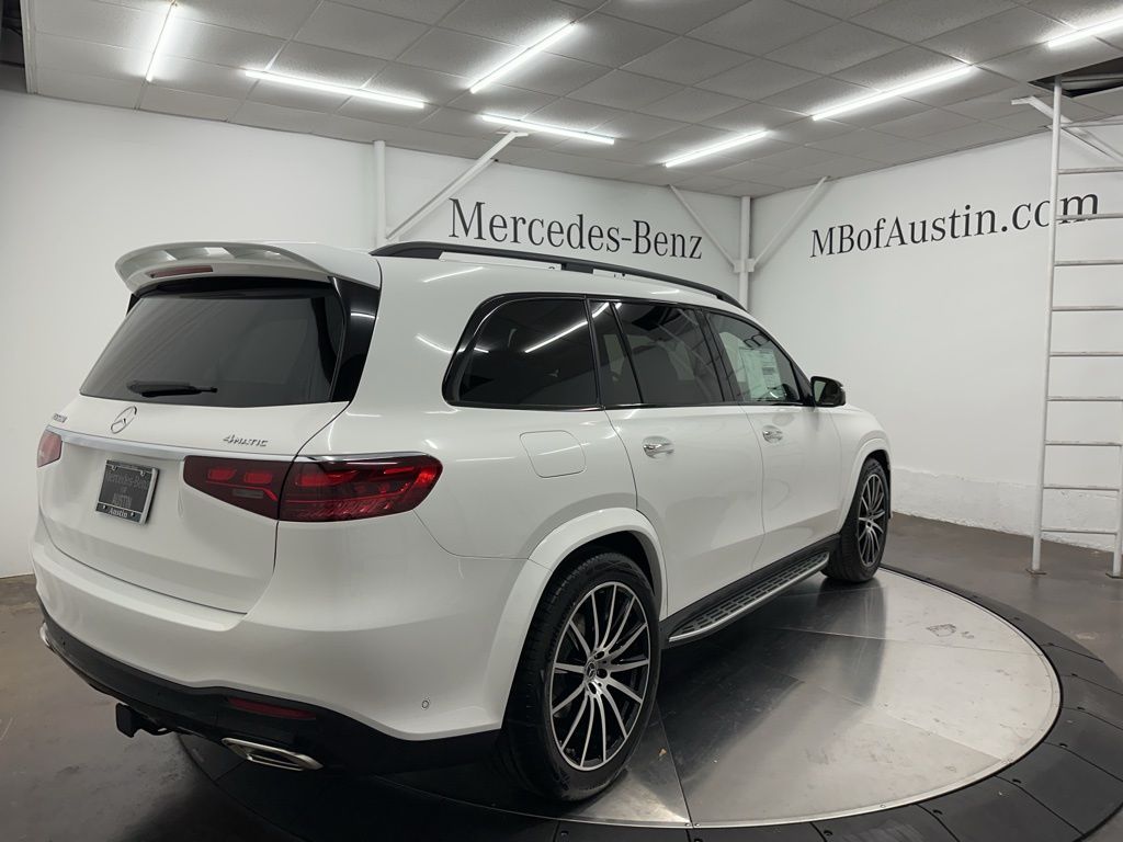 2026 Mercedes-Benz GLS 580 Image 5 of 36