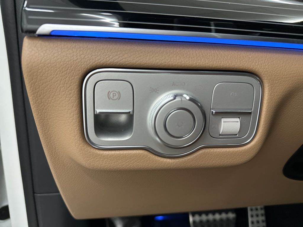 2026 Mercedes-Benz GLS 580 Image 26 of 36