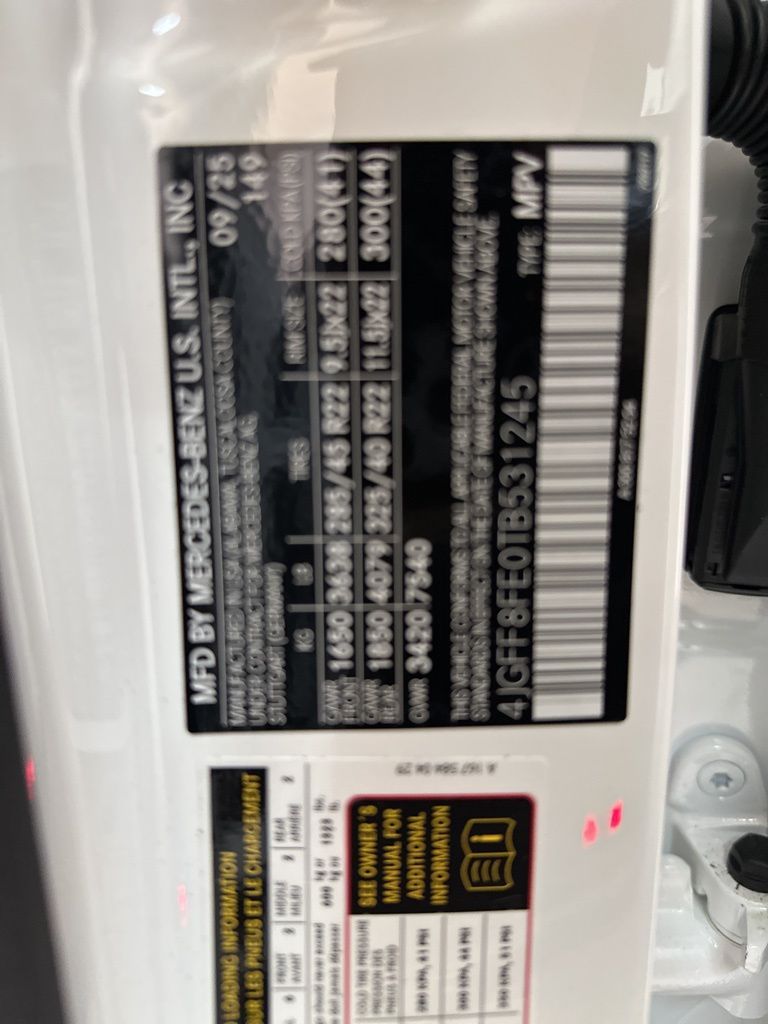 2026 Mercedes-Benz GLS 580 Image 30 of 36