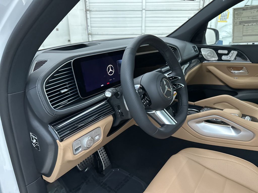 2026 Mercedes-Benz GLS 580 Image 17 of 35
