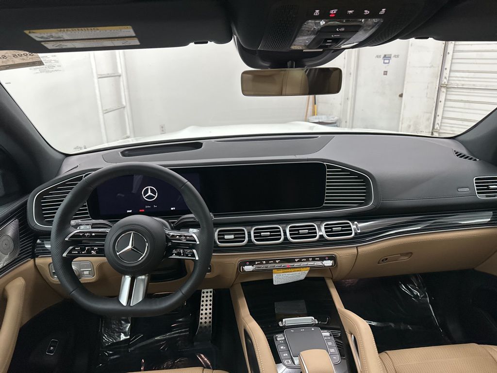 2026 Mercedes-Benz GLS 580 Image 15 of 35