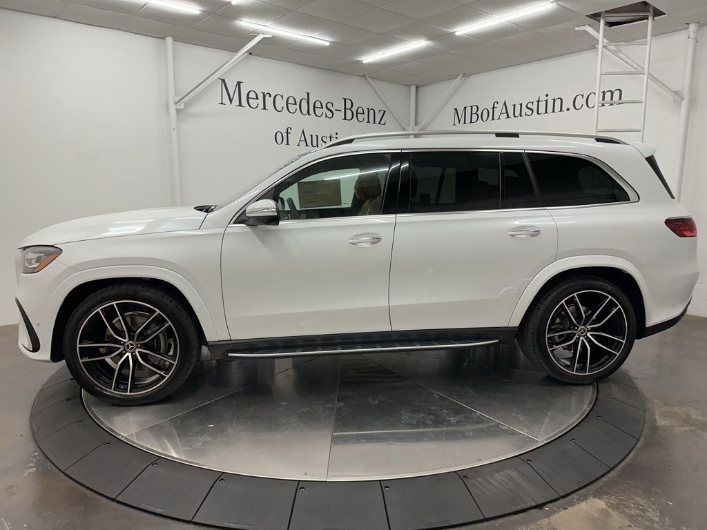 2026 Mercedes-Benz GLS 580 Image 8 of 35