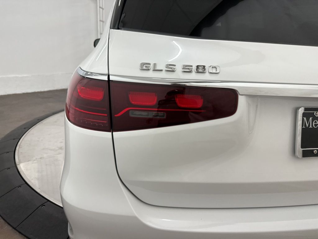 2026 Mercedes-Benz GLS 580 Image 27 of 35
