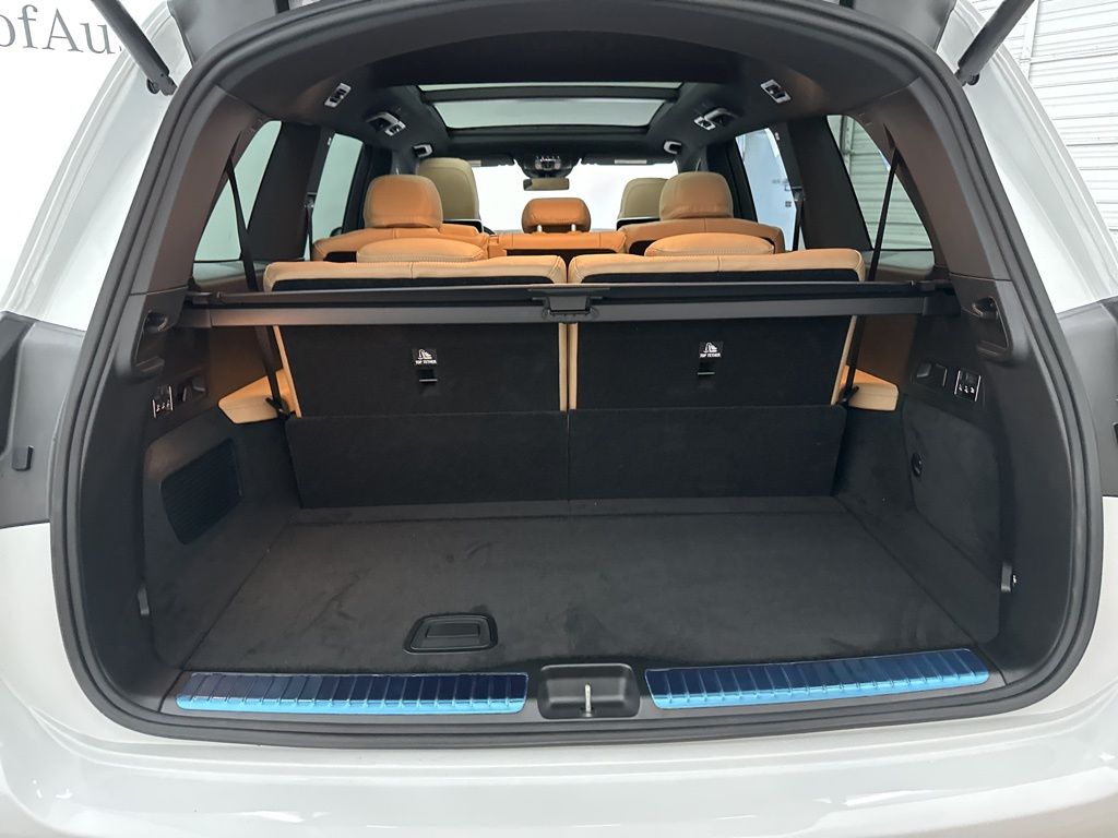 2026 Mercedes-Benz GLS 580 Image 9 of 35