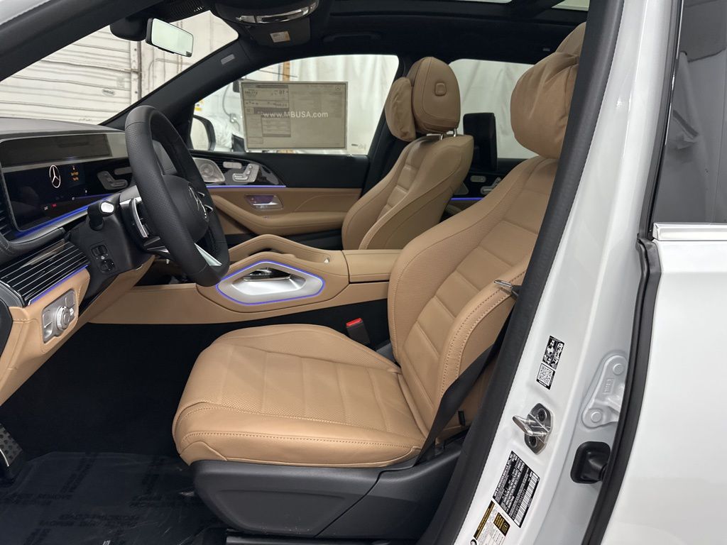 2026 Mercedes-Benz GLS 580 Image 13 of 35
