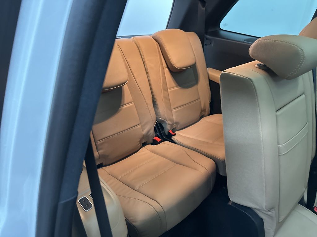 2026 Mercedes-Benz GLS 580 Image 10 of 35