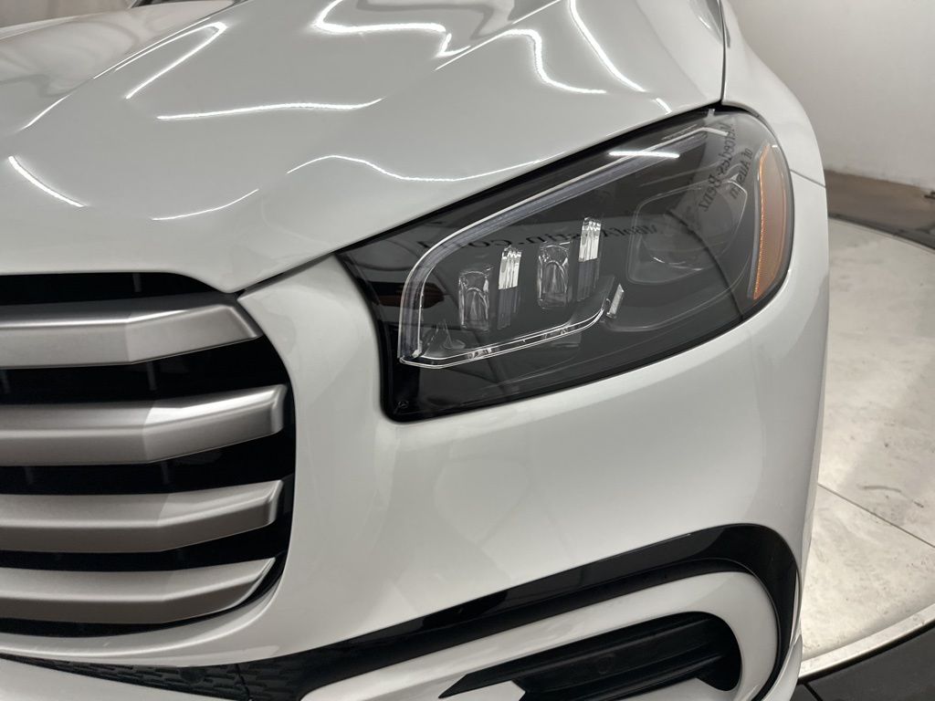 2026 Mercedes-Benz GLS 580 Image 26 of 35