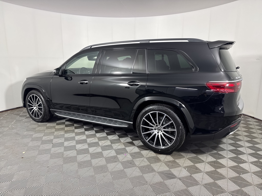2026 Mercedes-Benz GLS 580 Image 7 of 34