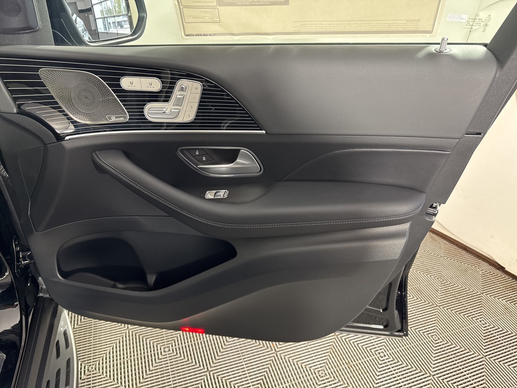 2026 Mercedes-Benz GLS 580 Image 25 of 34