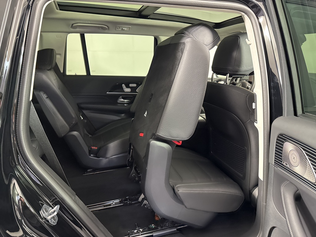 2026 Mercedes-Benz GLS 580 Image 14 of 34