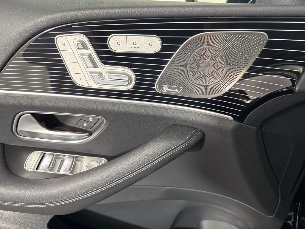 2026 Mercedes-Benz GLS 580 Image 27 of 34