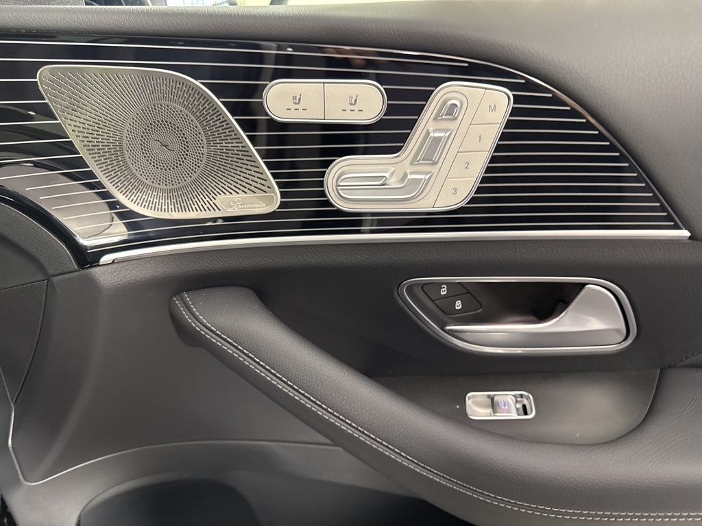 2026 Mercedes-Benz GLS 580 Image 31 of 34