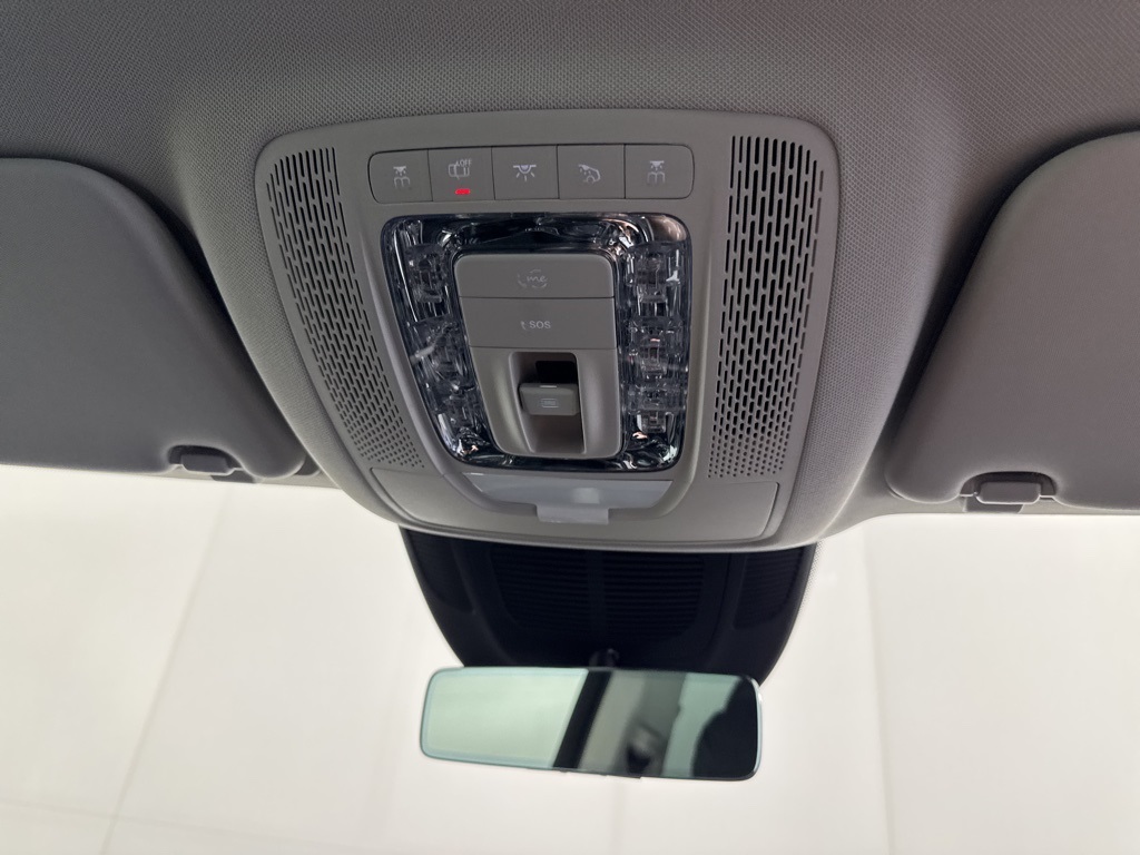 2026 Mercedes-Benz GLS 580 Image 28 of 34